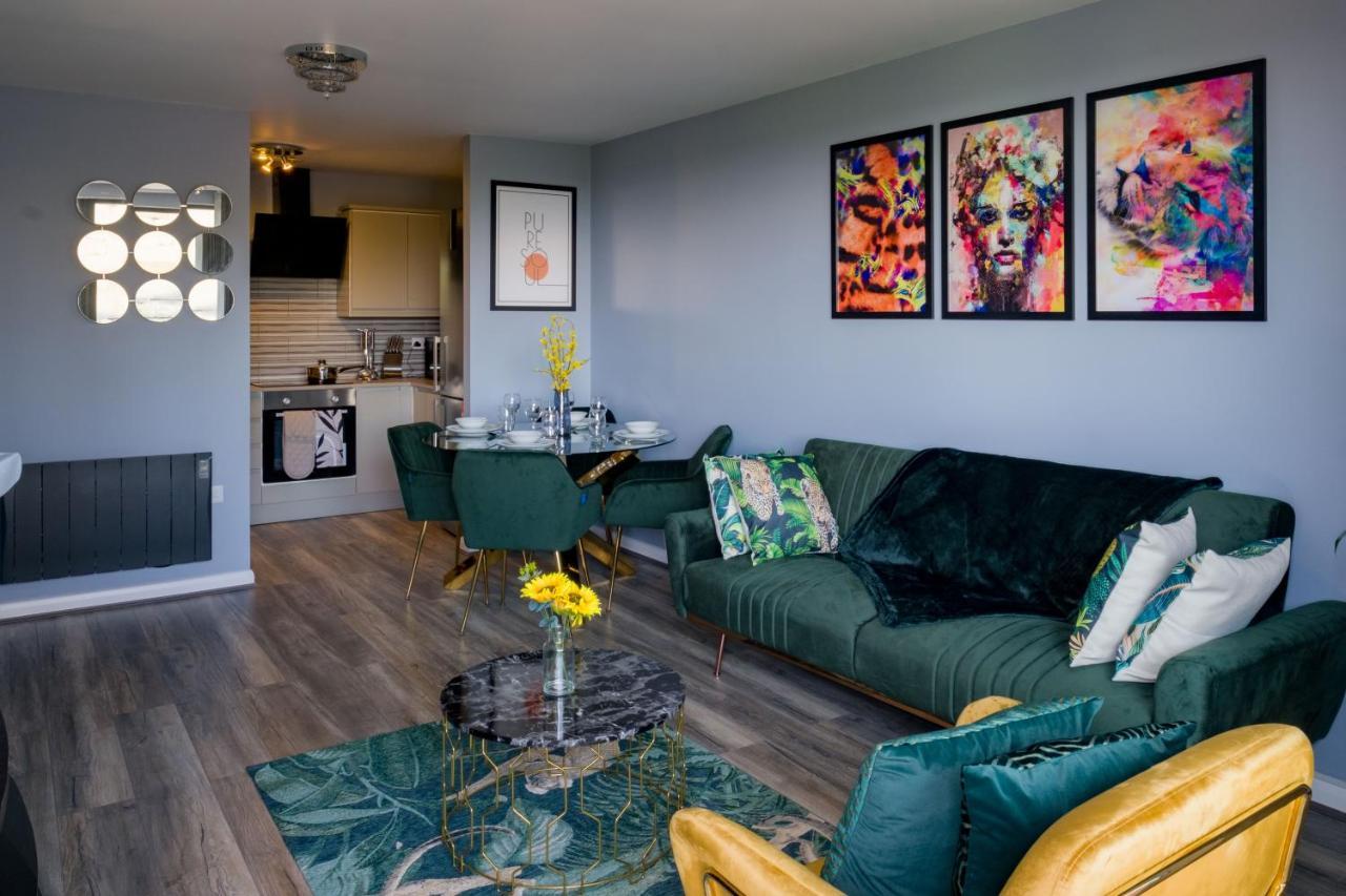 Pahuna Ghar Birmigham City 2 Bedroom Apartment- Short To Mid Term Let-Free Secure Parking เบอร์มิงแฮม ภายนอก รูปภาพ